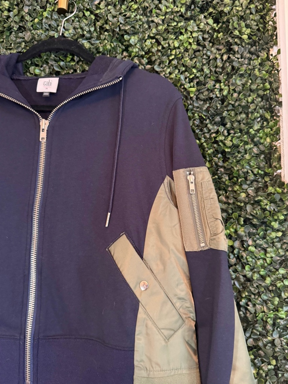 Cabi Women’s Navy and Tan Zip-Front Hooded Jacket - Picture 3 of 6